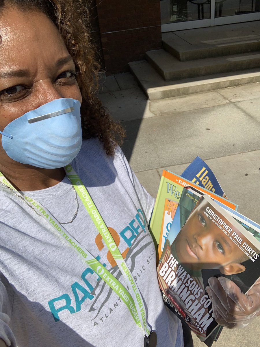 JenWinSaunders's tweet photo. Food &amp; 📚 distribution is underway at @bunche_ms this morning! Thankful for our @apsupdate workers &amp; local volunteers for making this happen! #maythefourthbewithyou #race2read #itsgettinghotouthere #justread @CarstarphenMJ https://t.co/gQ8NDlkTkK