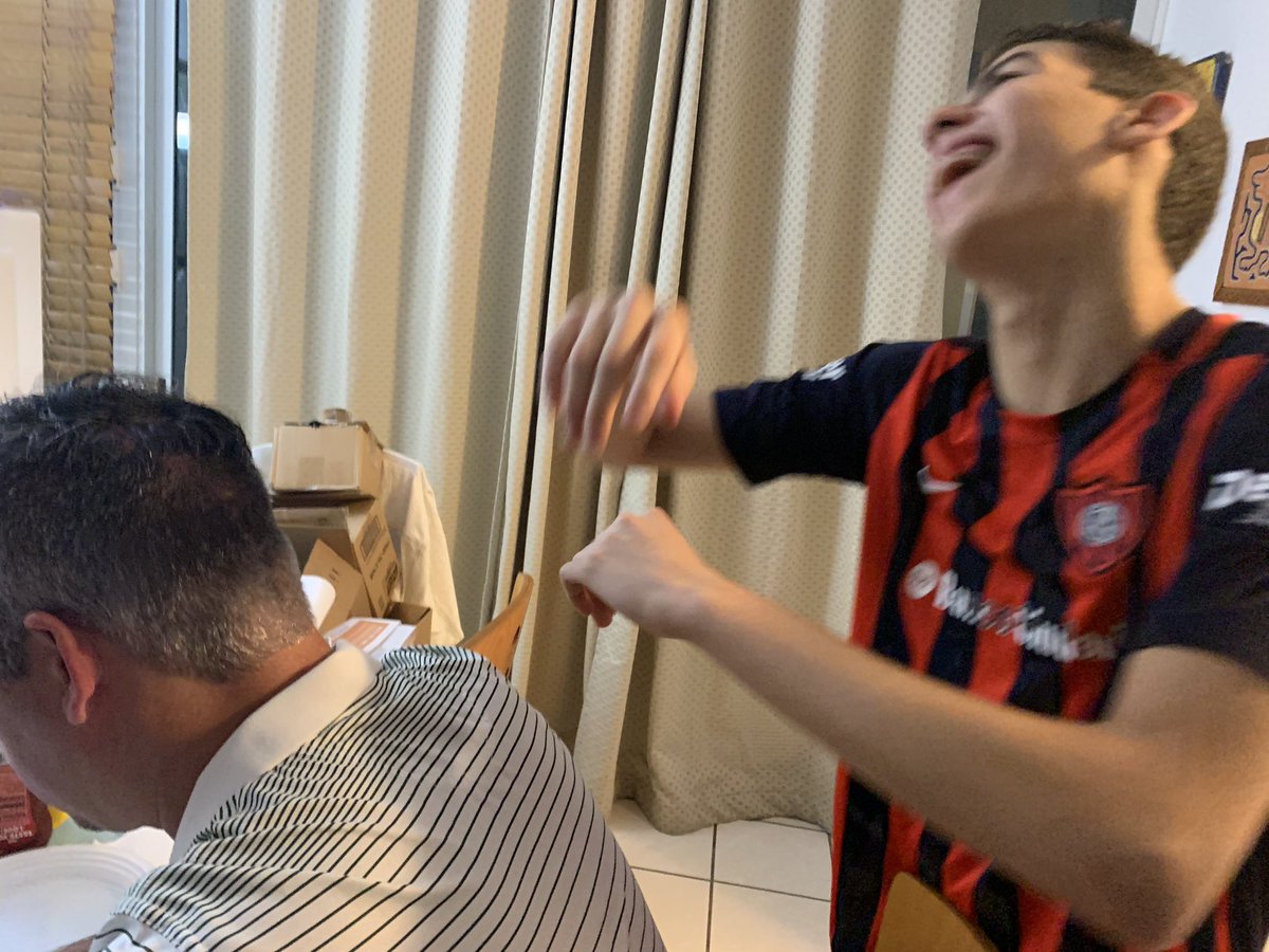 Un día como hoy, hace cinco años, nos dijeron "pueden llevarse a su hijo". Como cuando uno pare en el hospital, pero en el @DeptoFamiliaPR. Cinco años de la felicidad más increíble. Oriéntese sobre la adopción de niños grandes. #primerizayqué ❤️❤️