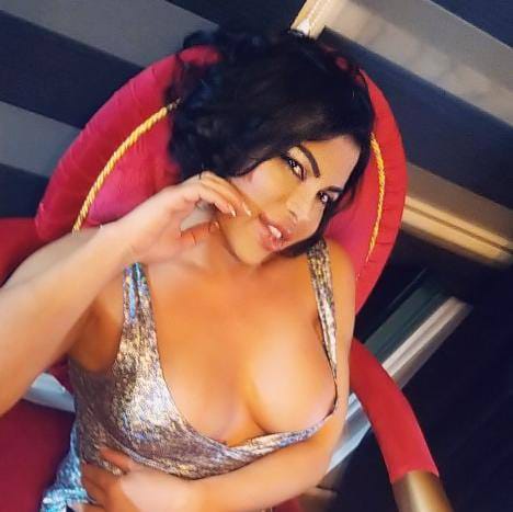 n_akben's tweet photo. boy 67 kılom 29 yas ..sınırszm ..travestım .a.p olurm *537 234 09 30 ızmır hatay da evm tekımiiiface book tan zerrın yaz yaz bulursun bnı ..uc ret lı yım https://t.co/qliIVpM5EJ