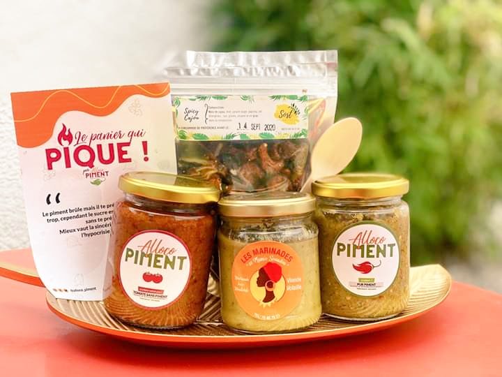 AllocoPiment's tweet photo. « Le piment brûle mais il te prévient lorsqu'il est de trop, cependant le sucre est doux et te tue sans te prévenir. 
Mieux vaut la sincérité du piment que l'hypocrisie du sucre. » 

Commandez votre panier à offrir au 0022568999901 
#allocopiment
#ramadankareem https://t.co/JoOS82bzOJ