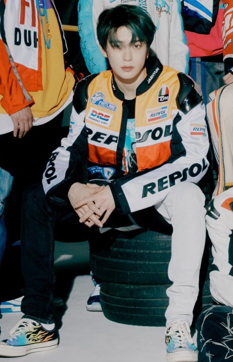hyungieo's tweet photo. 200504 Jaehyun Punch Teaser Image
#Jaehyun wearing DUHAN JACKET RIDING GEAR $372.00 #NCT127_Punch #NCT127 #재현 https://t.co/FaxIVzo8tW