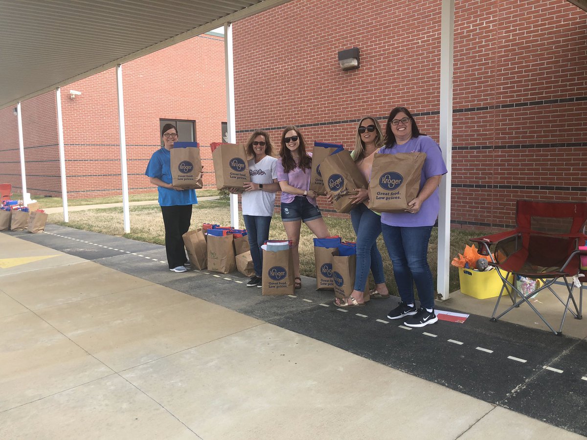 TweetDCS_LPS's tweet photo. A huge thanks to Justin and Easton Adams and @kroger family for the donation of paper bags to pack our students’ belongings. Having phenomenal community partners makes days like this much easier! ❤️💙
#TeamDCS #LPSRocks #Kroger https://t.co/rcpKfrc4XR