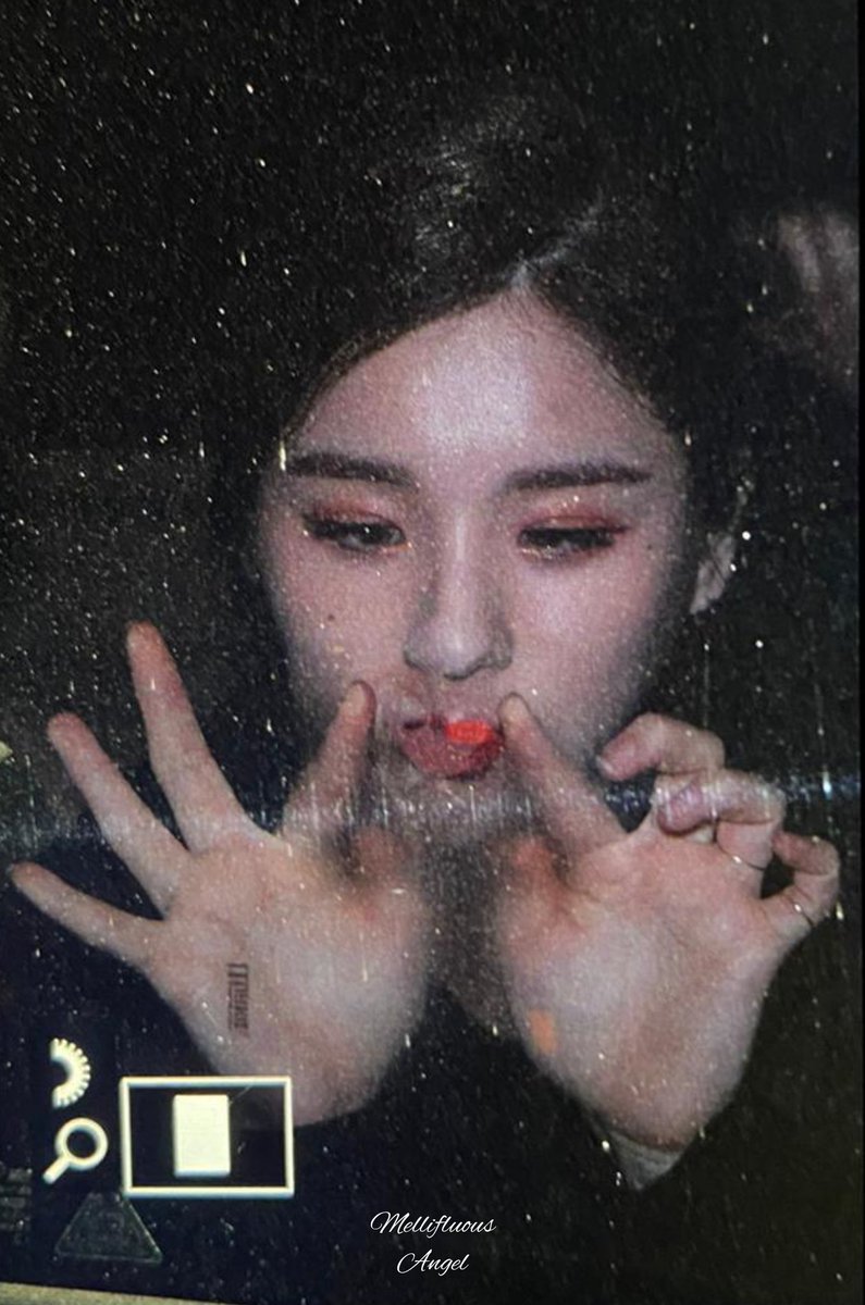 Angelheejin1019's tweet photo. 200504 퇴근🐰🐰

💖💖💖💖💖💖💖💖

#이달의소녀 #LOONA 
#희진 #Heejin https://t.co/RtbMJqJbVF