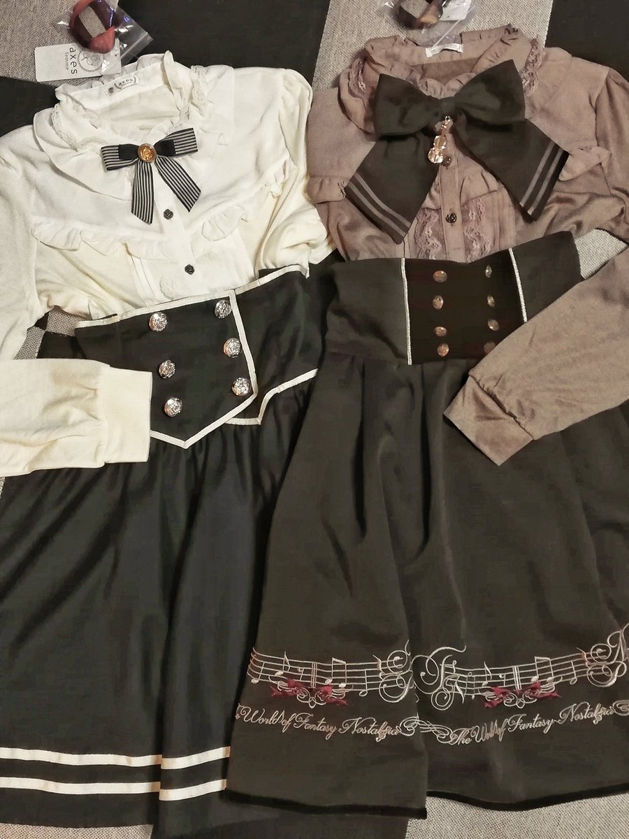 すぴの 原稿 最近axes Femmeでお迎えしたお洋服紹介 星座柄 星レースのウエストリボンセーラーワンピ ラベンダー ロマンティック薔薇刺繍リボンレースアップトートバッグ ピンク フリルスタンドカラーブラウス風po 生成り モカ 2色セットで3