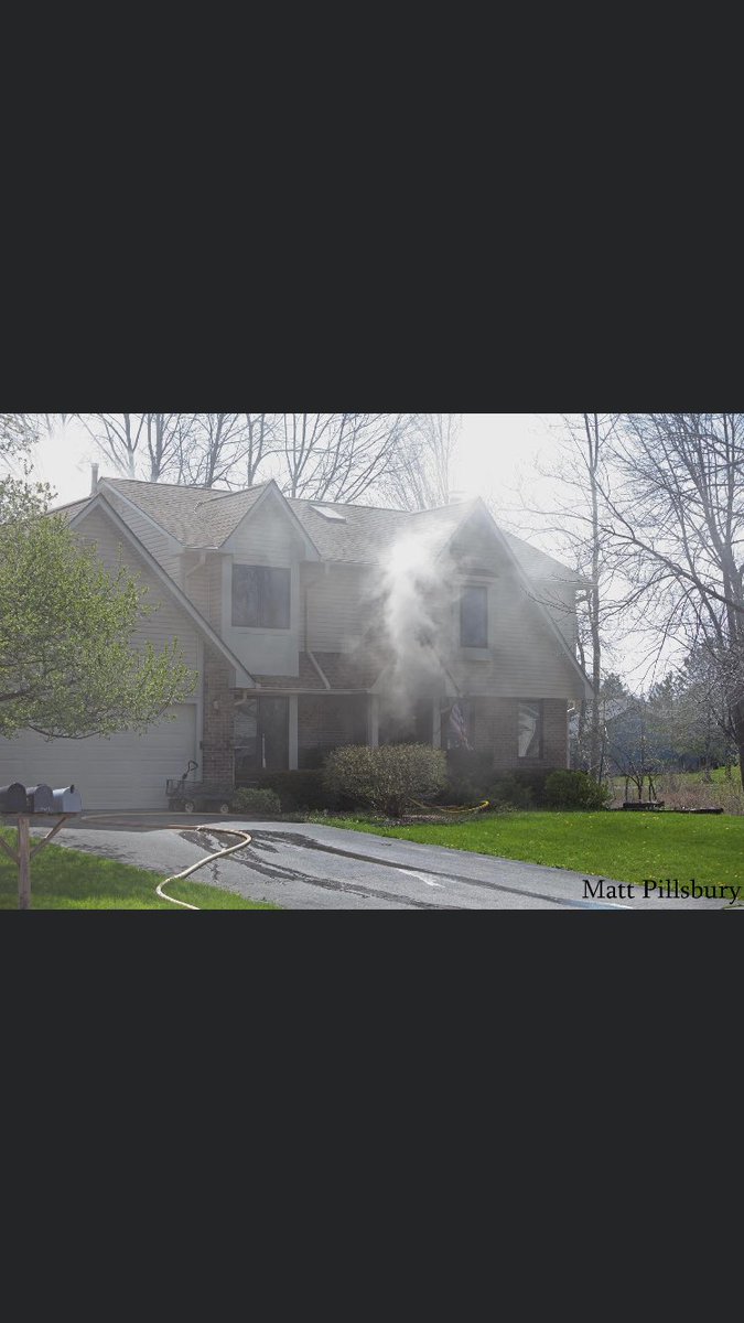 ChiliFireDept's tweet photo. Yesterday afternoon we responded for a reported kitchen fire. The first arriving engine from our Company 3 confirmed a working kitchen fire which was quickly extinguished. Thanks to the mutual aid companies for assisting. Submitted photo by M Pillsbury. https://t.co/B2utc3XlMK