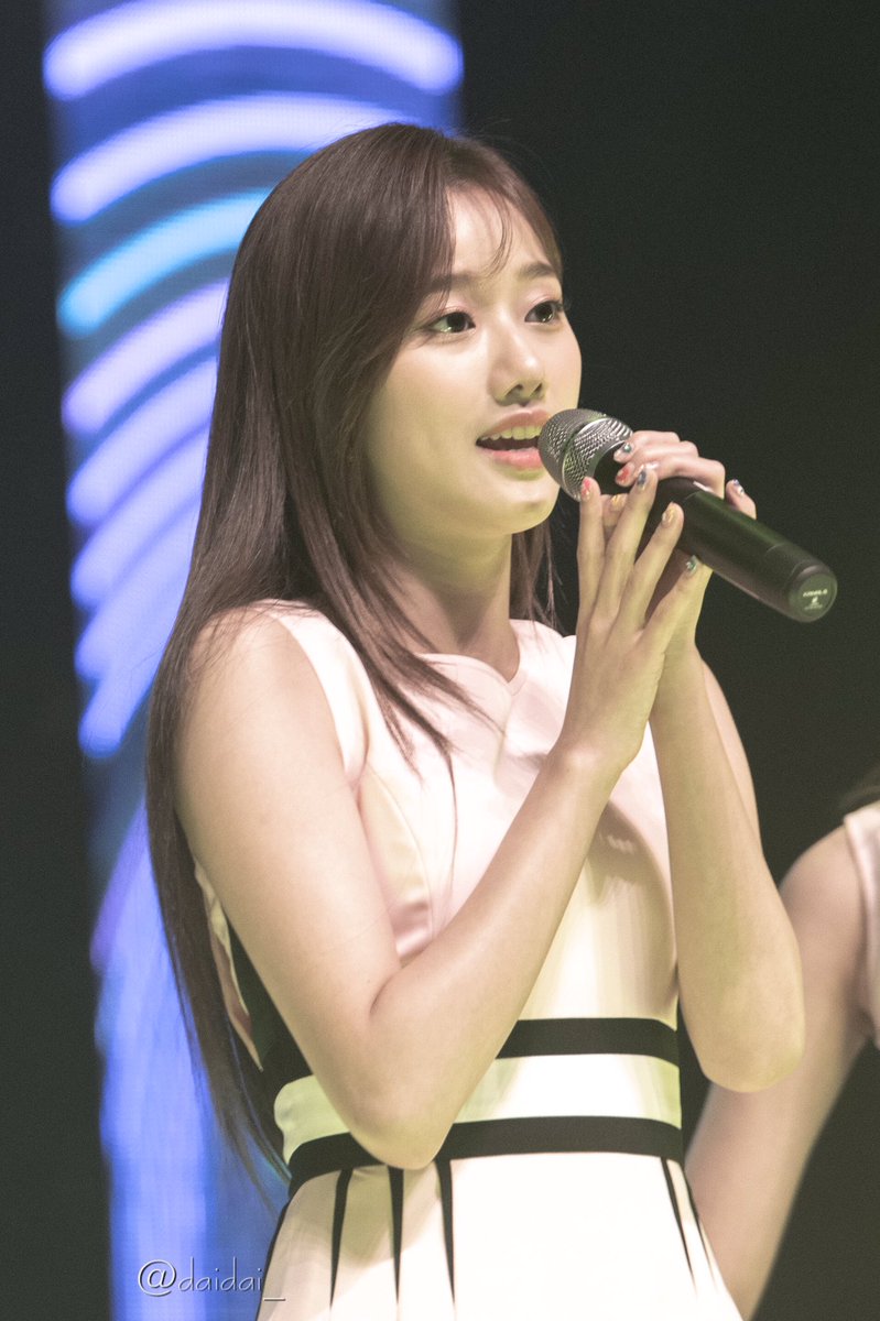 daipril75's tweet photo. 생일 축하해〜🎉🎉🎂
항상 밝은 나은에게감사하고 있습니다. 
앞으로도 항상 웃는 얼굴로〜‼︎

 #에이프릴 #APRIL #나은 #Naeun #ナウン
#HAPPY_NAEUN_DAY 
#나은이는_나의_영원한_팅커벨 https://t.co/eDcGwEIMEv