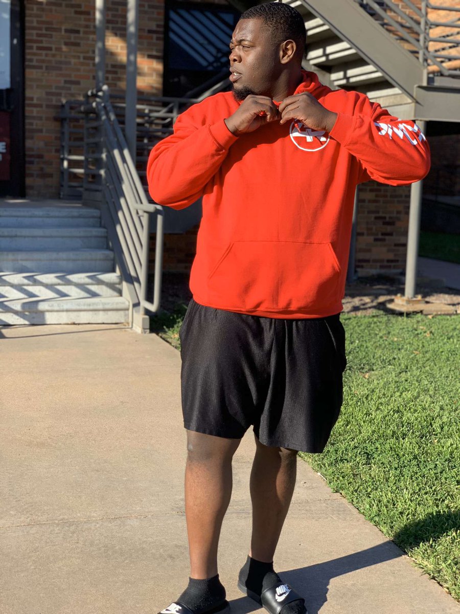 msutx_moca's tweet image. Our #MOCAManMonday highlight this weeks goes to The Myth @W_A_N_BRO. Bah is a grad student majoring in sports administration and wants everyone to know “that in the future I’m going to be great.” Go support our brother and his endeavors 💪🏽