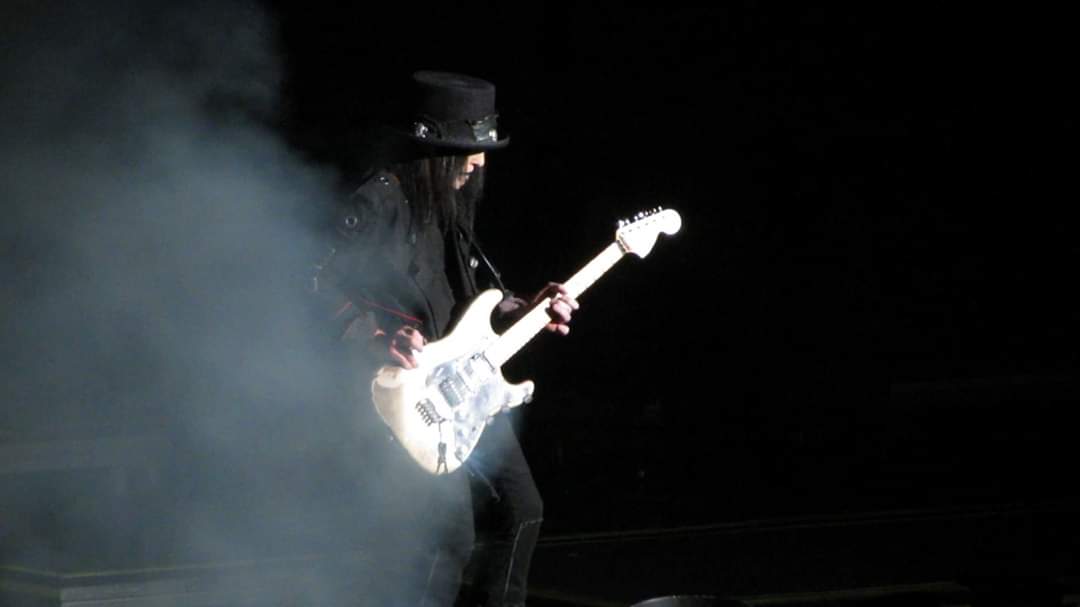 peggyh67's tweet photo. @MotleyCrue @mrmickmars I took this at The Final Tour in Holmdel NJ... happy birthday! https://t.co/rOlDq5Gf1s