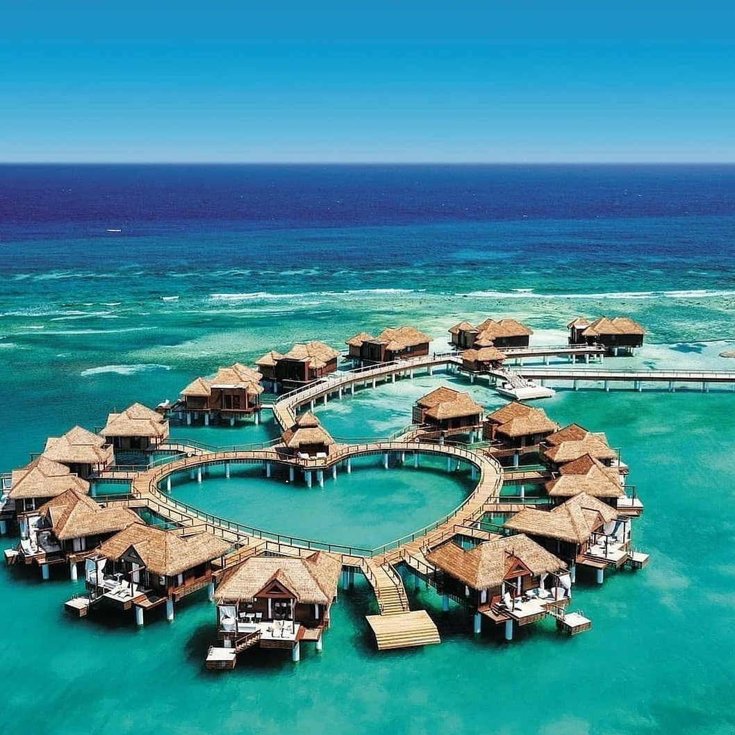 TrafalgarTMC's tweet photo. Like a heartbeat, travel keeps the world going. What do you miss the most about the outdoors during this #COVID-19 pandemic?

Happy Monday from beautiful Sandals Resort https://t.co/MIrqupabBe