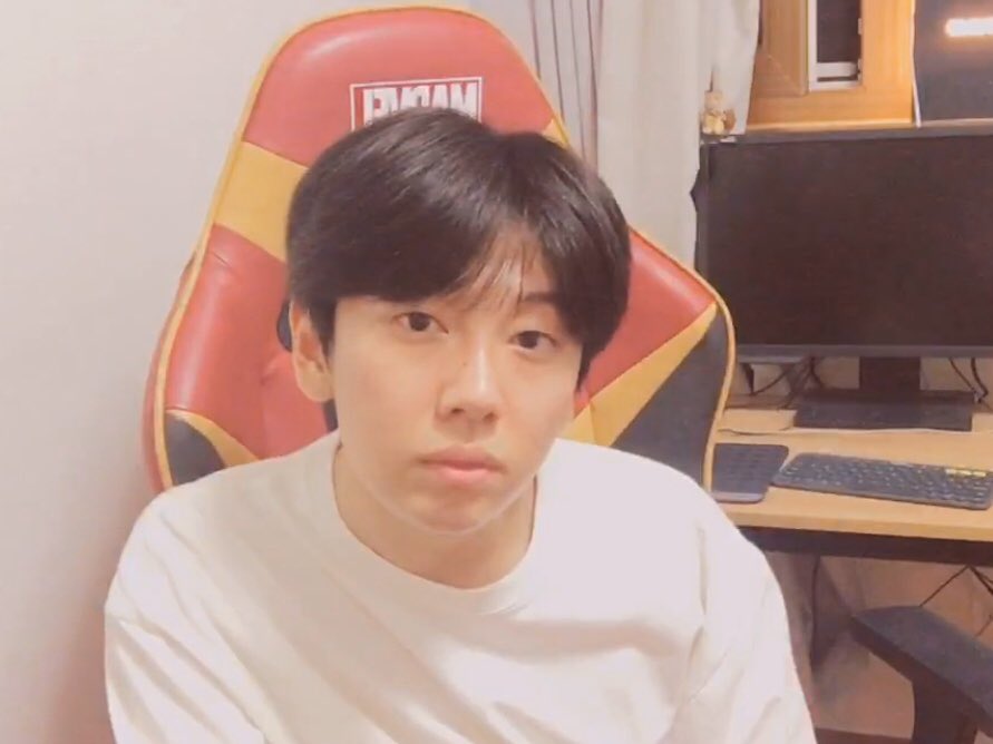 오늘 진짜루 넘무 청순
아니 진짜 뭐가 살쪗!!!!