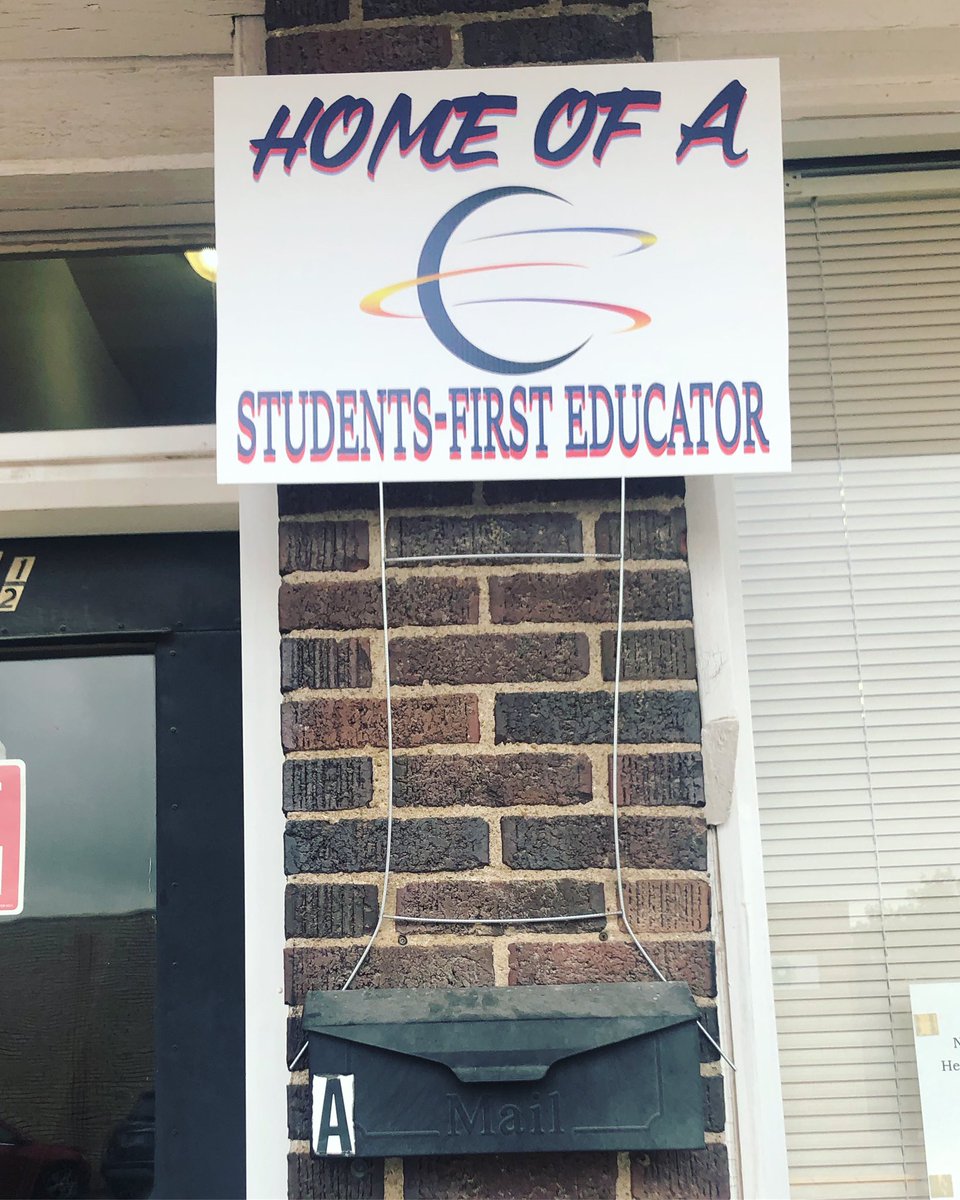 HeyMickeyRod's tweet image. Such a wonderful surprise to wake up to this on a stormy Monday morning ⛈ I work in an amazing district! 🌟💙
#chanutestars #teacherappreciationweek #feelingloved