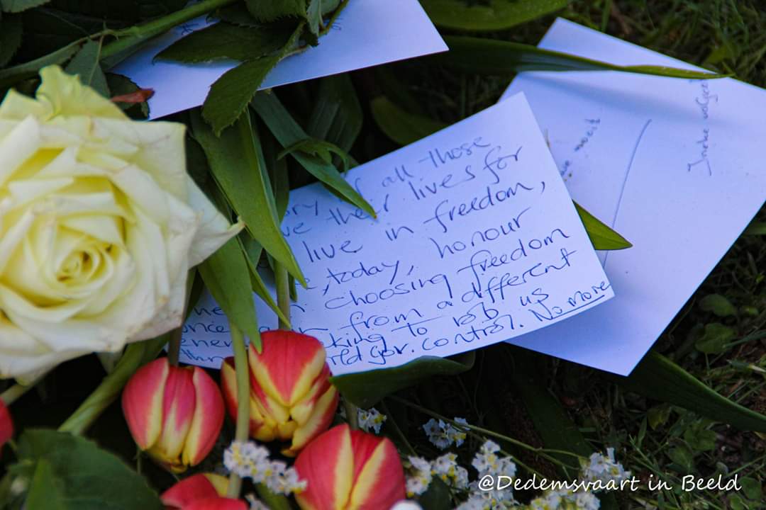 ddvinbeeld's tweet photo. Dodenherdenking Dedemsvaart.. Anders als anders. #dedemsvaart #dodenherdenking https://t.co/JrFOpxKfzN
