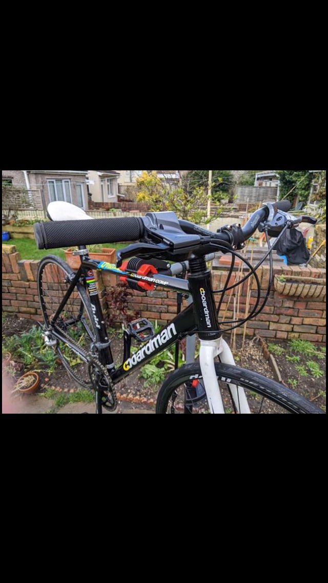 BIKE HAS BEEN STOLEN FROM OUTSIDE THE FRONT OF MY HOUSE. EASTON/BRISTOL

PLEASEEEEEE SHARE!!!!

Chris Boardman framed bike 
Specialised bars
Black 50cm frame
White (with pink) front forks
White boardman stickers