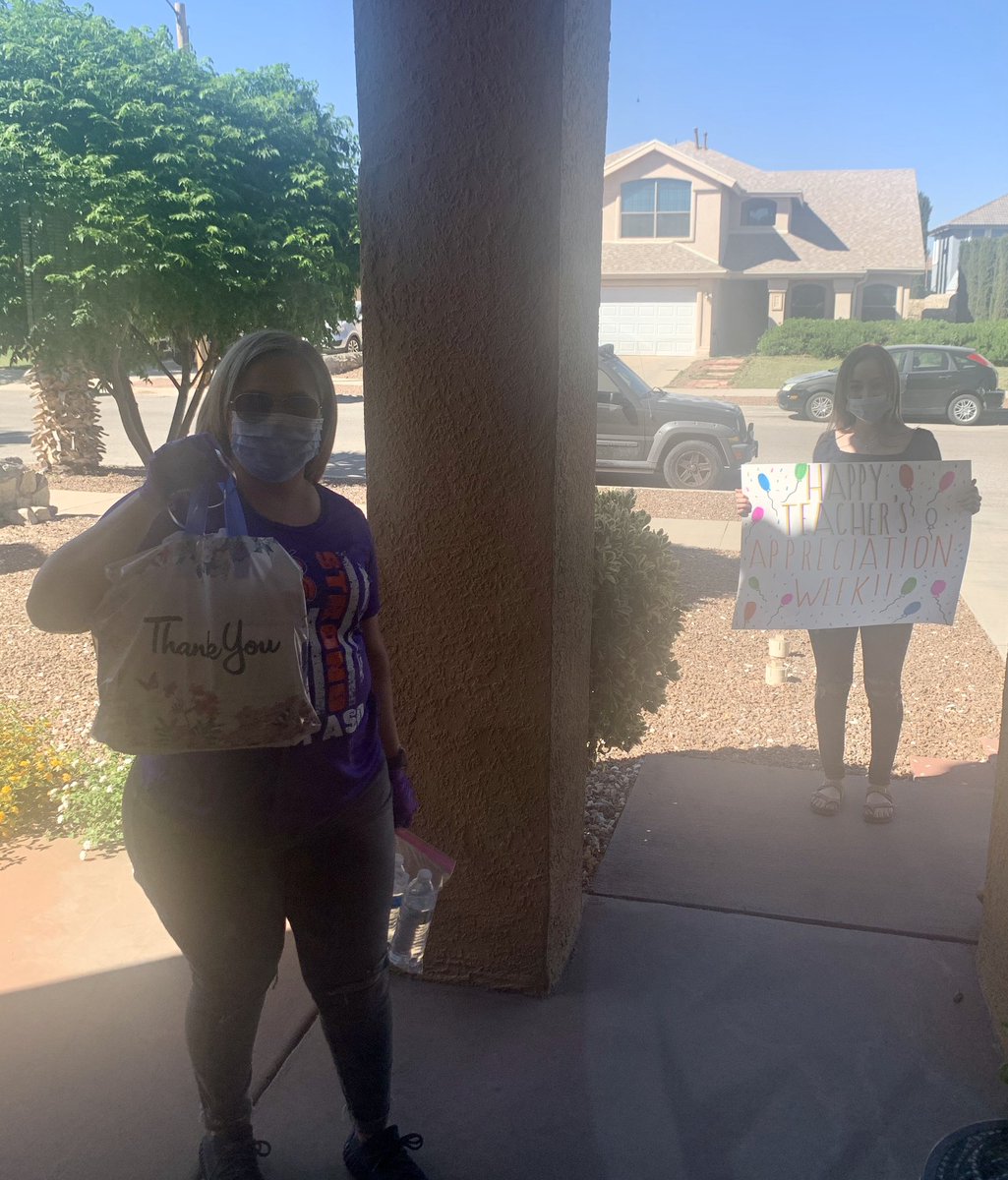 __CGarcia's tweet photo. Thank you oh so much to @Jellismtz_MRES @ALozano_MRES @LOrtiz_MRES @ogushi93 @MRidge_ES 💜🧡 #MissionExcel #TeamSISD  Starting Teacher Appreciation Week with so much gratitude and love 🥰 https://t.co/r94TrFVAlU