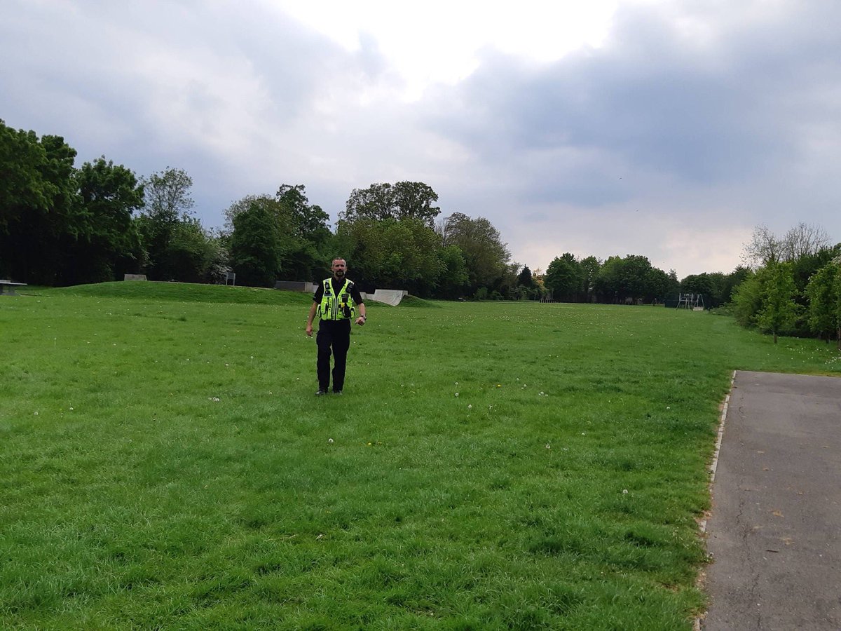 FenCops's tweet photo. We are still working hard to reinforce the current regulations around Covid-19 by carrying out continuous vehicle and foot patrols around your towns. It’s heartwarming to see the majority of you taking the necessary steps to stay safe - thank you. #FenlandNPT #PC312 #SC4720 https://t.co/n6Wdp8YI4W