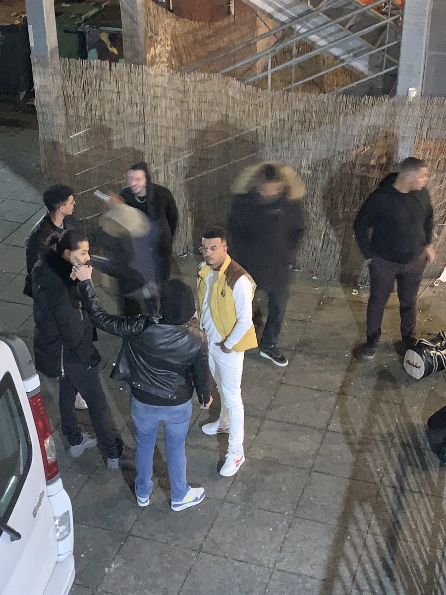 fellolafghan's tweet image. Et je comprenais pas pourquoi papa disait : dehors, choisît bien tes potes… 
#ApacheLife #Bordeaux