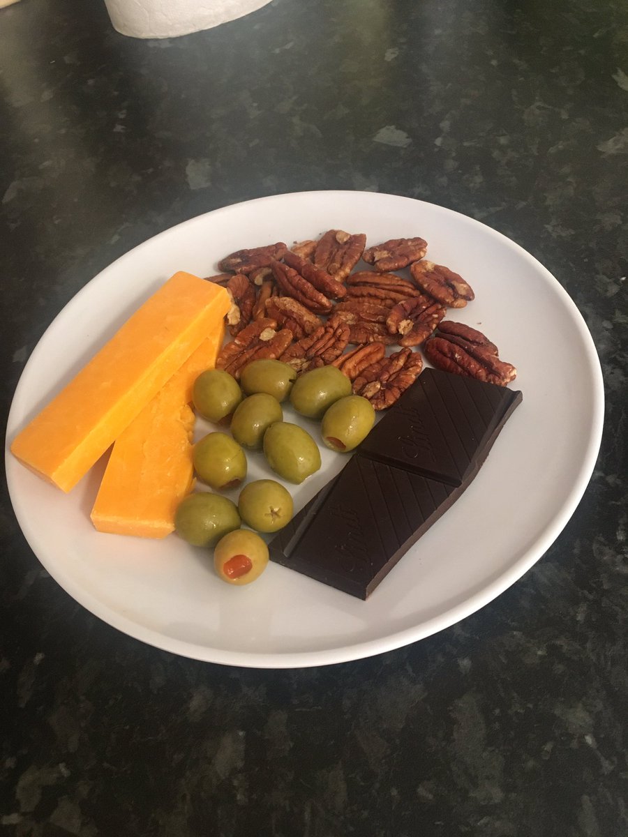 KTO_GNX's tweet photo. 18hr #Fast complete!
Supplements Used Today:
@xtend_uk #BCAA
@myproteinuk #Creatine and #ImpactWhey
#LowCarbDiet #TKD #TargetedKeto #Diet #Carbs #Keto #KetoDiet #LCHF #HFLC #Ketosis #Wellness #Goals #Eggs #Bacon #Pecans #Olives #Cheese #Chocolate #Mushrooms #Omelette https://t.co/T3Kx4IGuYh