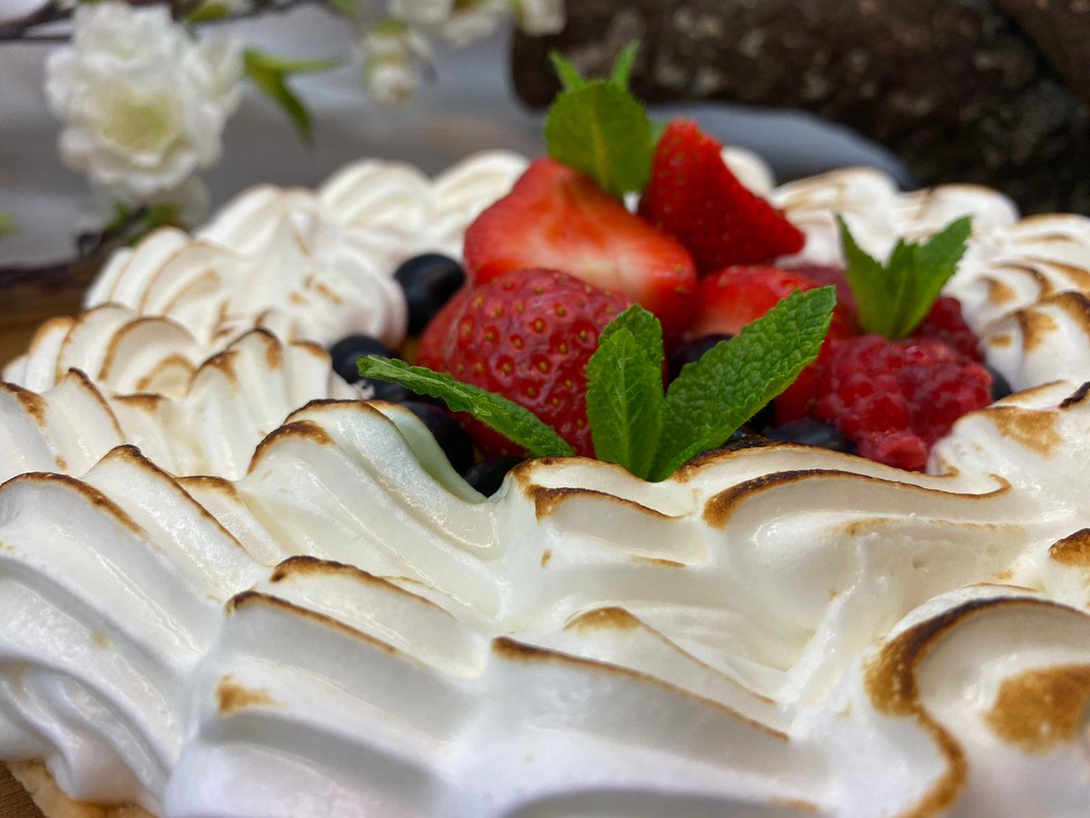 TARTA EXPRESS DE LIMÓN GRATINADA.

Sigue mi receta en : 
…coynaturalantoniogranero.blogspot.com

#cocinacasera #Extremadura #gastronomiaextremeña