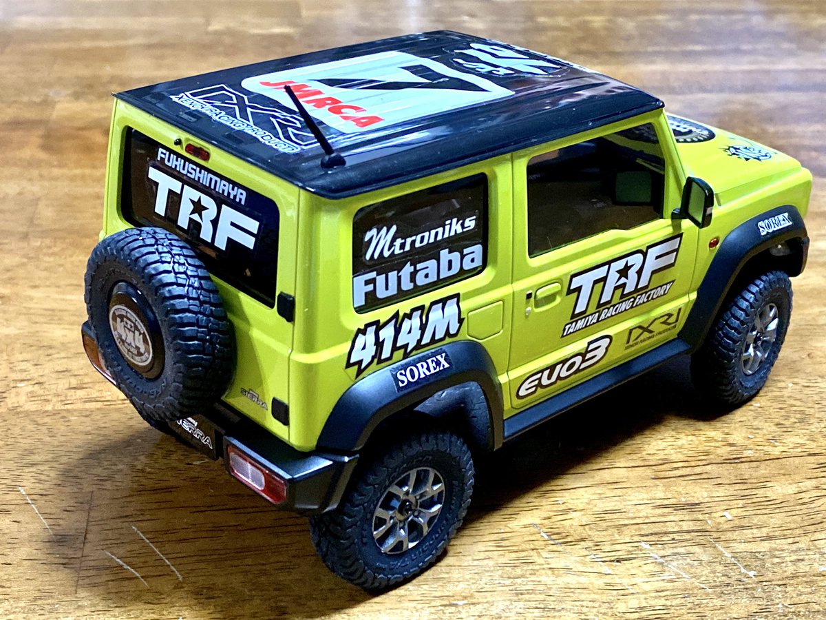 ヤム 山本 ミニッツ4x4 ステッカーチューン 久々のラジコンなので昔のスポンサーステッカーを出して貼り付け 懐かしい気分に浸りつつ ラリーレイド風に このrcは手頃でゆっくり 机の障害物を乗り越えて楽しく遊べてる 昔のrcも発掘したくなっ