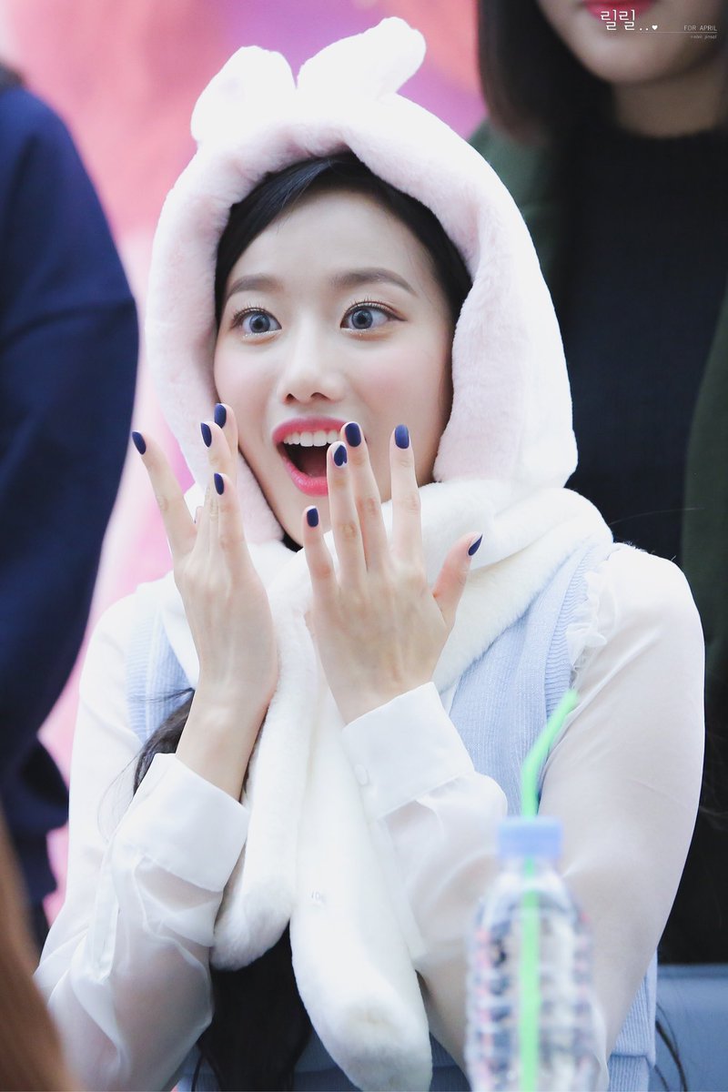 rilril_jinsol's tweet photo. 🐰🎂👸
 #HAPPY_NAEUN_DAY https://t.co/tnKeTT8VQ0