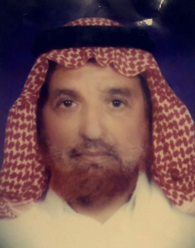 M_Q_R_'s tweet photo. يايبه .. كل يـوم تزورني فـ المنام 
وكل مازرتني تقول : آجيكم قريب

انتظرتك يبه ،، اكثر من (12 عام )
وبنتظر .. بس فـ احلامي (يبه لا تغيب) 

 #غرد_بصورة_والدك https://t.co/zGnQxVEOWl