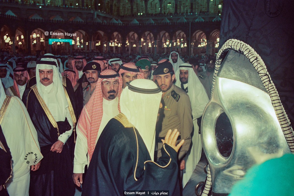 EssamHayat's tweet photo. صور نادرة لم تنشر من قبل لـ #الملك_عبدالله
حينما كان وليا للعهد، في زيارة لـ #المسجد_الحرام عام ١٤١٩هـ
ويظهر معه في الصور:
-الأمير_ماجد
- الأمير_نواف
-الأمير_عبدالمجيد
- الأمير_عبدالإله
- الشيخ_محمد_السبيل
- معالي_الشيخ_عبدالرحمن_السديس
رحم الله المتوفين وحفظ الباقين
#مكة_المكرمة https://t.co/L72HoZne9e