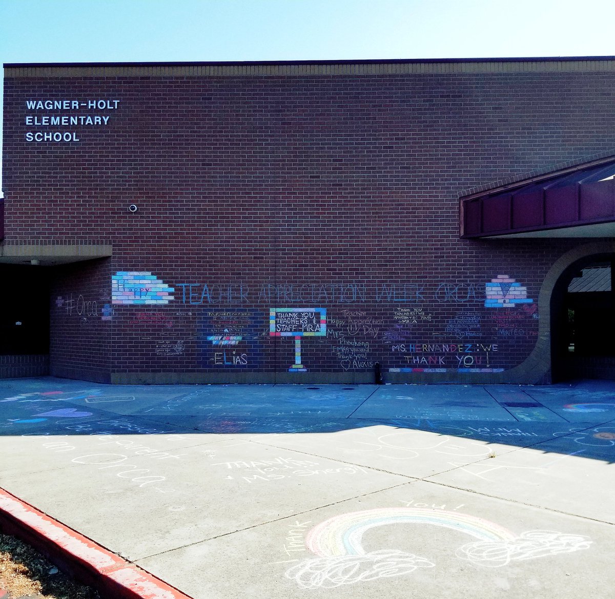 WagnerHolt's tweet photo. A beautiful collection of artwork  in appreciation of our teachers! Thank You Orca Families for the Heartfelt Surprise!
@lodiusd @CalBear2000
#TeacherAppreciationWeek https://t.co/ndMRTNbKqg