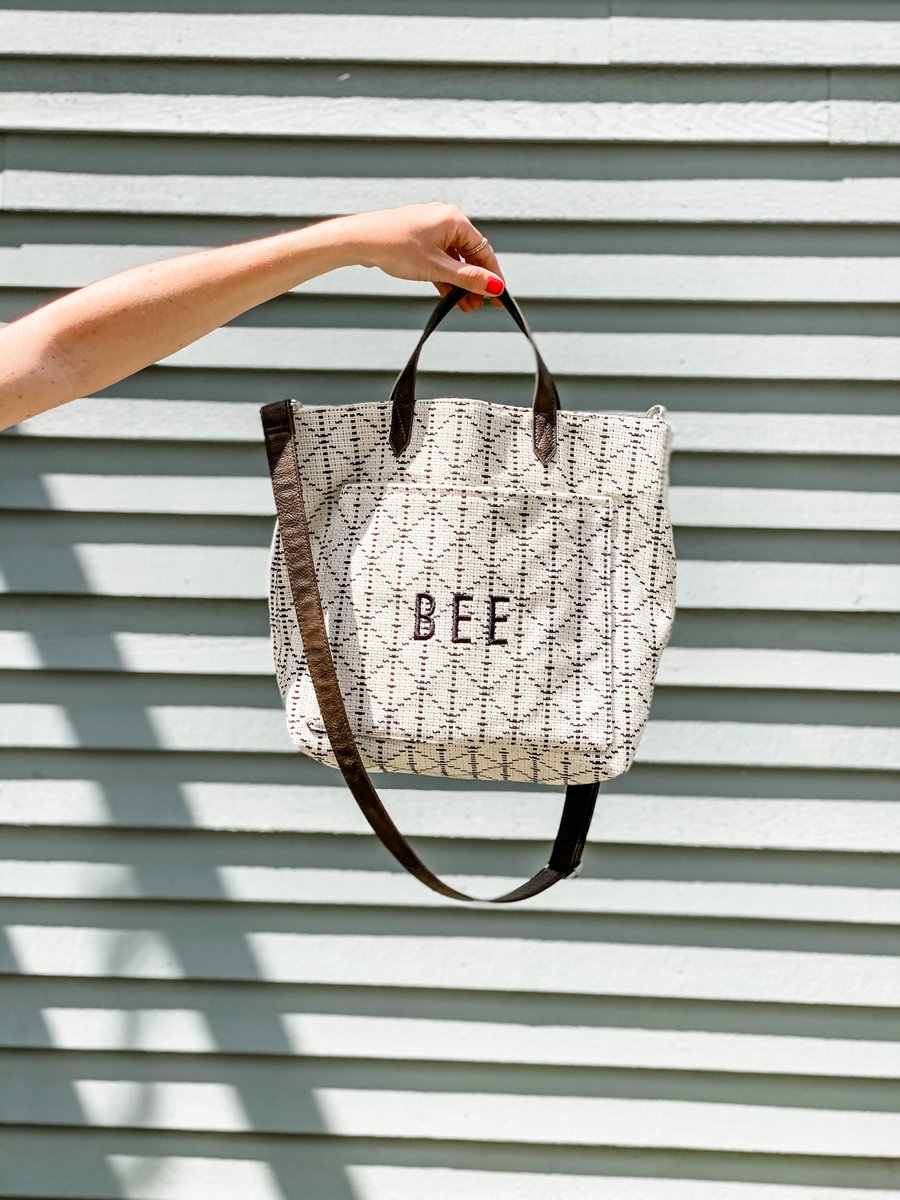 ThirtyOne's tweet photo. The best days are filled with sunshine, laughter and a cute bag.
Shop Bestsellers (US): https://t.co/Ko5YUXJzYv
Shop Bestsellers (CA): https://t.co/FB2lrlbXqR
#thirtyone #tote #peronalizedtote #organization #style #musthaveproduct #musthave #Mondayvibes #faves #baglove https://t.co/ehAjTWlA3O