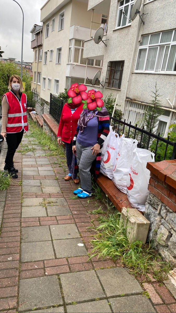 Bugün de <a href="/istanbulkizilay/">Türk Kızılay İstanbul</a>  olarak gıda paketlerimizi sahiplerine ulaştırdık  @ZMenteeolu <a href="/m_ugurelli/">Mehmet UĞURELLİ</a>