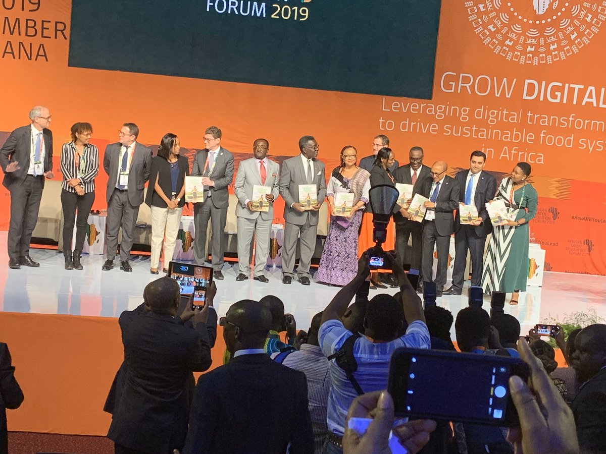 tordeben's tweet photo. 📣Share your thoughts! Last year we launched the #D4AgAfrica report 📗. Tell us how you have used the report - so we can shape #CTALegacy in support of #D4Ag in the fight for #ZeroHunger. #Survey https://t.co/WNHoaVXEkp @giz_gmbh @DalbergTweet @MikeKermah @AfDB_Group @iCow_ke https://t.co/DCgoBzwDt6