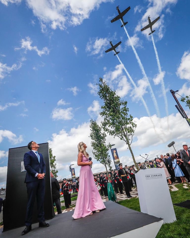seagency1's tweet photo. Incredible photo taken by @conorsphotos last May of #CelticWoman star @susiemcfads with #AnTaoiseach and @IrishAirCorps #flyover to launch the new @curraghrace
An amazing event organised by @VerveLiveAgency
#SEAvaults #No45 #keepherlit ๐ #blueskies #chinsup #brighterdays https://t.co/ePWWirS5Pk