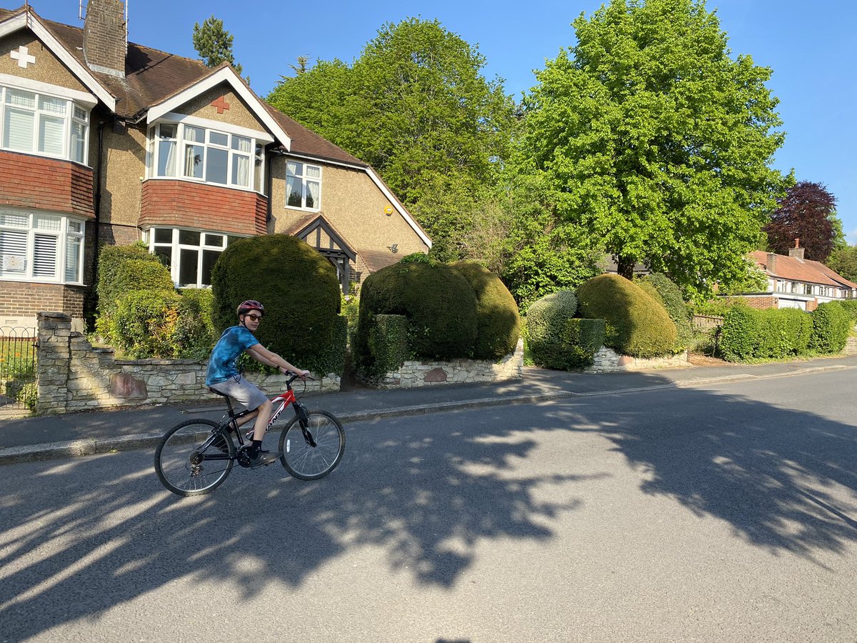 stuart_larkman's tweet photo. @RiddlesdownPE following a day of study - back in the saddle for that bike ride for Phoenix! Lewis Larkman, 8DAB. 🚴🏻🙌🏻👍🏻❤️❤️❤️ https://t.co/nDlDaB7dN0