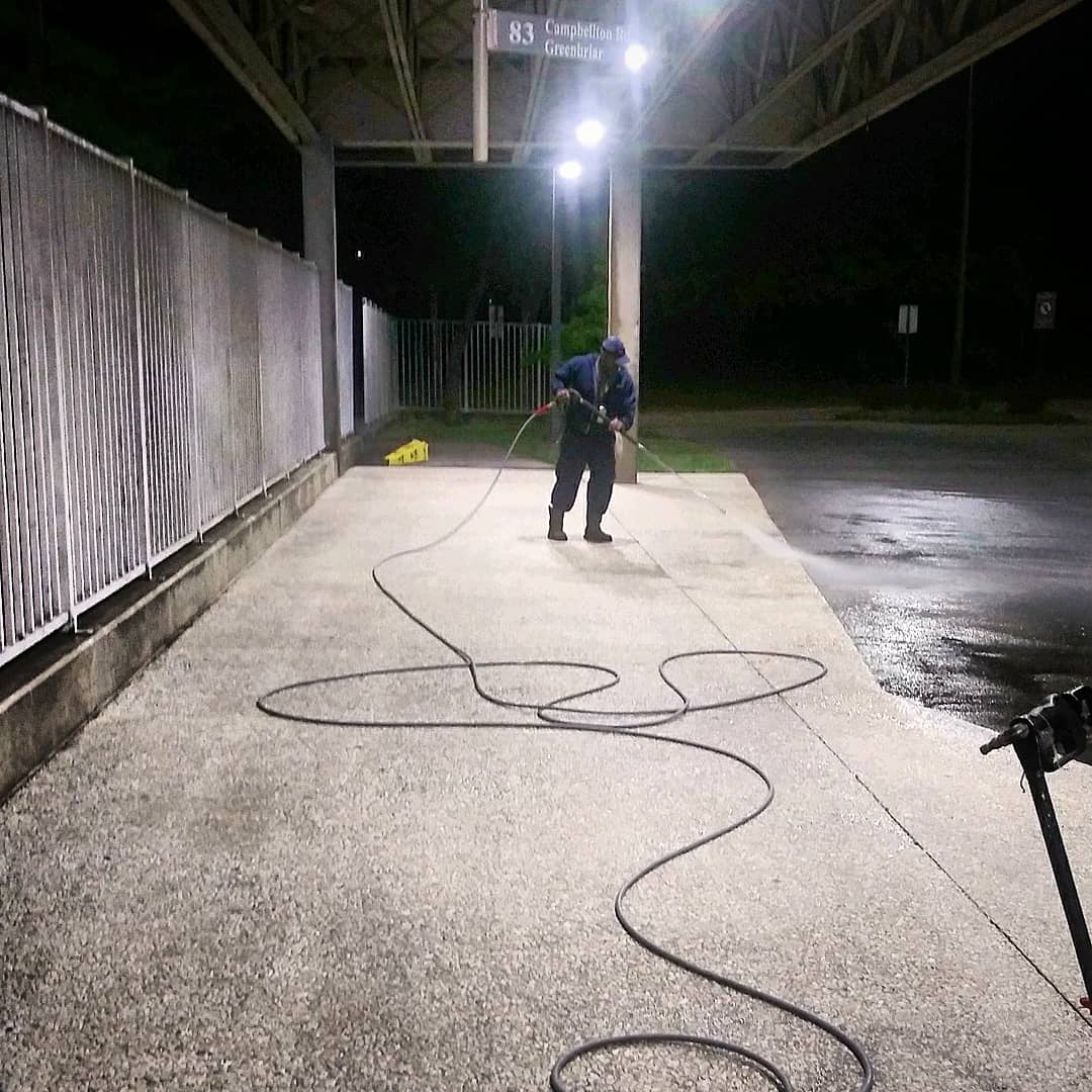 marta_explorers's tweet photo. While you're away...we're taking the time to perform heavy cleaning at every station. This crew recently cleaned the bus loop at Oakland City Station. #StateOfGoodRepair #COVID19 #EssentialTransit https://t.co/C0ZSlZuXWd