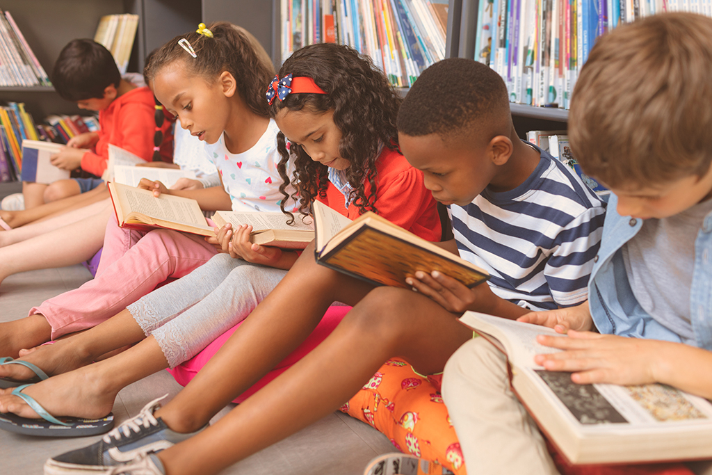 Williams_juliew's tweet image. [NEW #podcast] On this week’s episode of #LexiaTalks, you will #learn about 5 things you may not know about #EnglishLearners. By 2025, nearly 1 out 4 public school #students will be an English Learner. Listen here to learn more: okt.to/ve6kbF