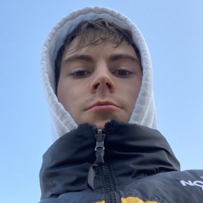 caylemusic's tweet photo. what she sees https://t.co/6iSHaT81nn