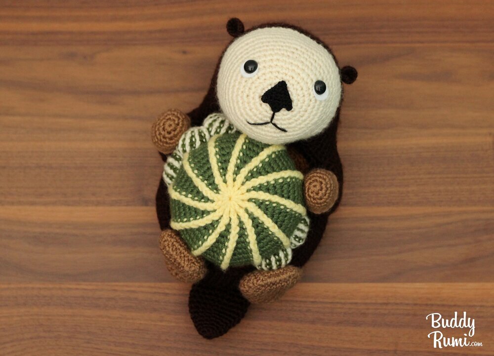 BuddyRumi's tweet photo. Off the Hook: Ollie the Otter https://t.co/spo9oVZYhU