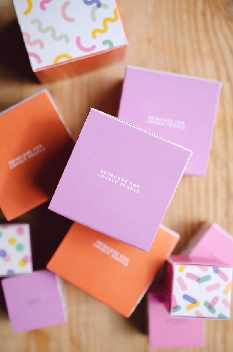 NEW IN! So excited to be stocking @hellolovelyskincare #Handmade from scratch by the lovely Caz in Sheffield these #skincare products are made with so much #love and care. Check out our range on our website now. Lovely skincare for you lovely people!
#natural #beauty #shopsmall