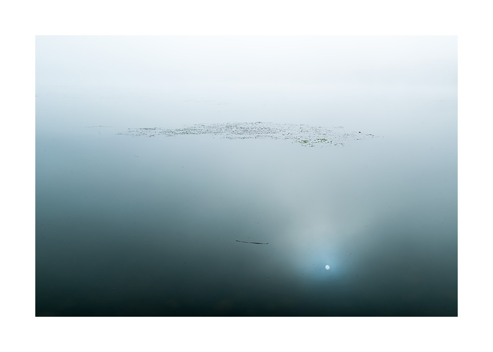xaviermanrique's tweet photo. Petita història d’un fred allargassat, hipnotitzat per l’aigua.
Pequeña historia de un frío alargado, hipnotizado por el agua.
#breus #breusproject
#water #nature
#poetic #melangia #poemavisual
#minimalism
#landscapephotography #naturephtography #fineartphotography
#xmanrique https://t.co/6PEOxiTVhE