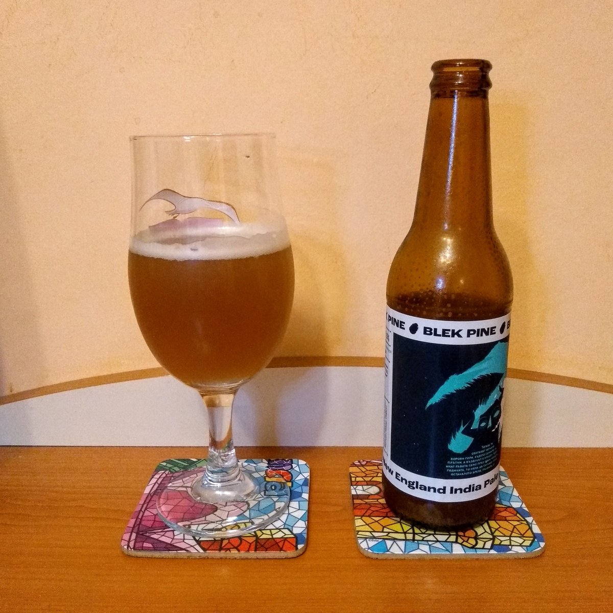 birenoshkembe's tweet image. Доста отдавна не бях пил нещо на #blekpine и честно казано нямам идея защо така се е получило. Бирата е много добра, приятно балансирана #neipa 
P.S. Старите етикети ме радваха повече и въобще има ли си име тази бира?
#beer #pivo #cerveza #bier #birra #cheers #наздраве