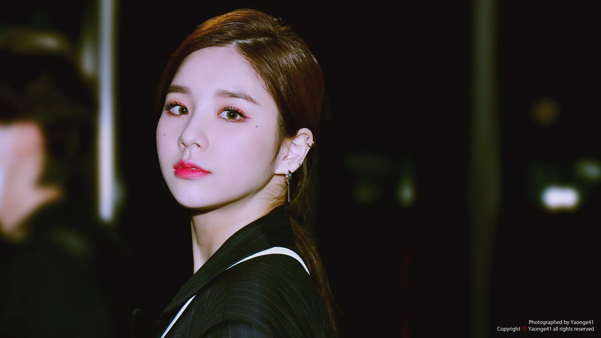 yaonge41's tweet photo. 200504 불후의 명곡 퇴근길 #이달의소녀 #희진 #HeeJin #LOONA @loonatheworld https://t.co/SUEKE80onA