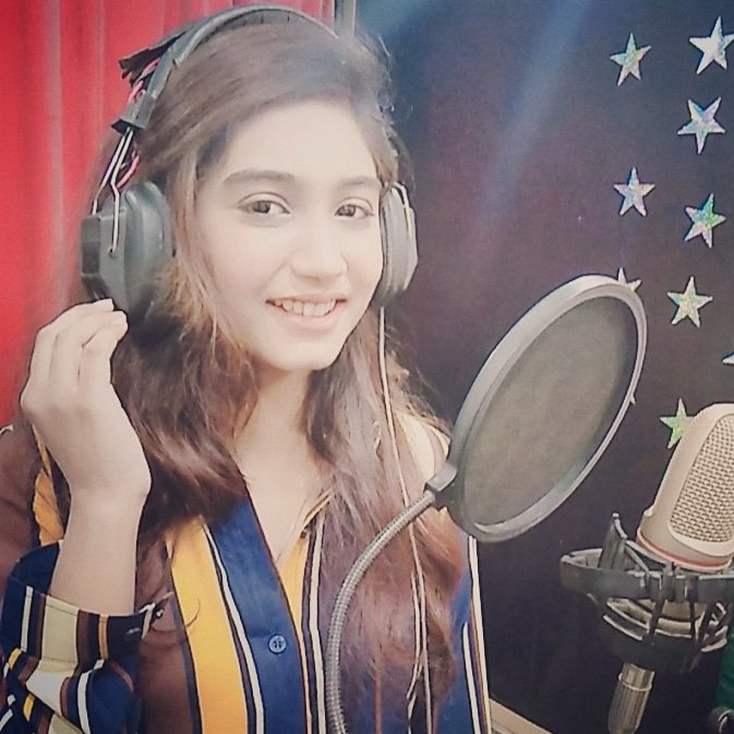 LalPakeeza's tweet photo. During Recording 🎙️ of  new song , A picture was captured during my new upcoming song Recording . Hope so the song will be amazing and all should love and like that song .... https://t.co/WMHFIEjIJO