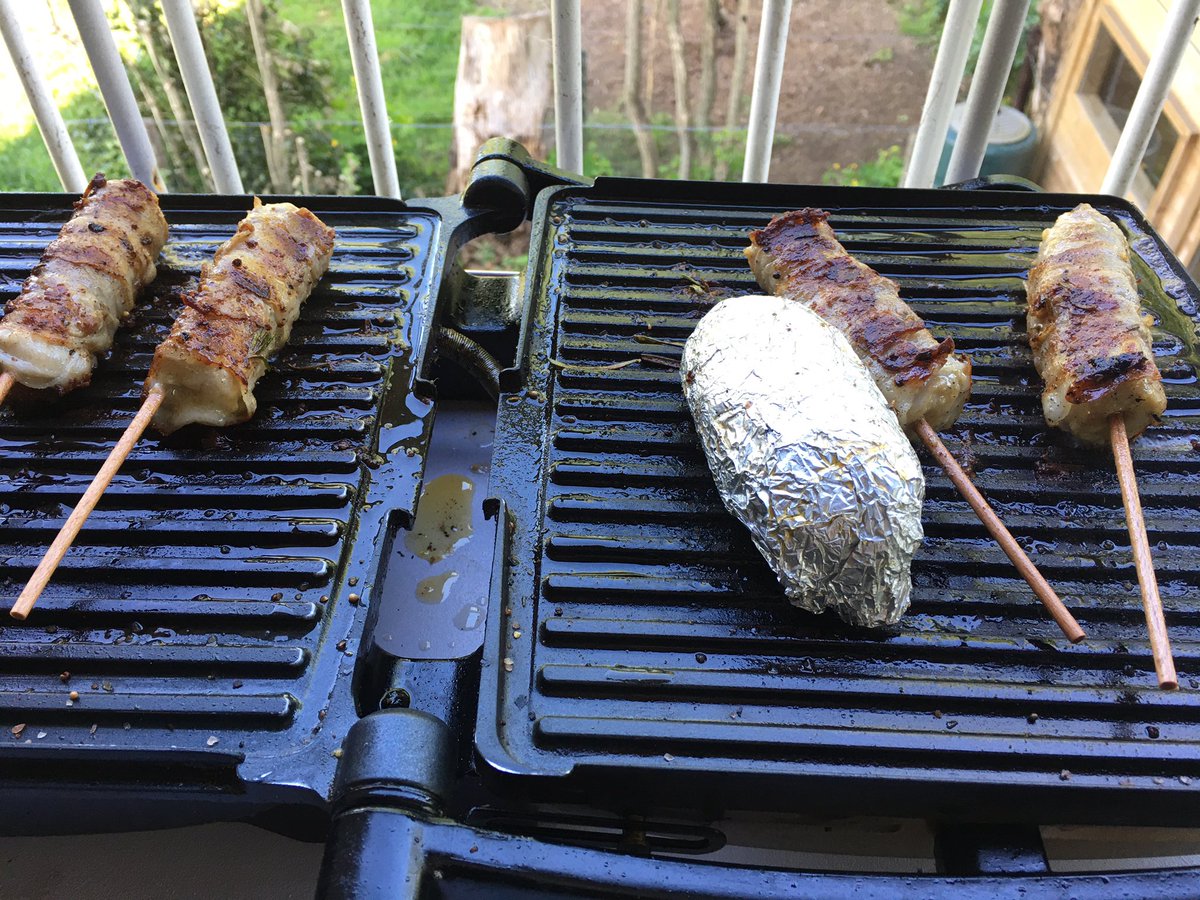 DennieDeclercq's tweet photo. What to do in a #SocialDistance #BBQ mood in an appartement without permission to fire heat meat (real BBQ)? Just live #DreamingIsBelieving and #MakeItFamous https://t.co/uzkDFXeuwn