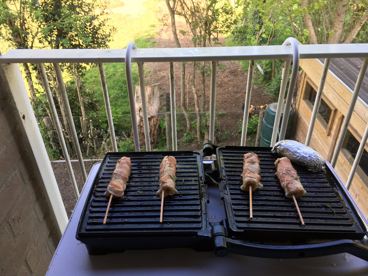 DennieDeclercq's tweet photo. What to do in a #SocialDistance #BBQ mood in an appartement without permission to fire heat meat (real BBQ)? Just live #DreamingIsBelieving and #MakeItFamous https://t.co/uzkDFXeuwn