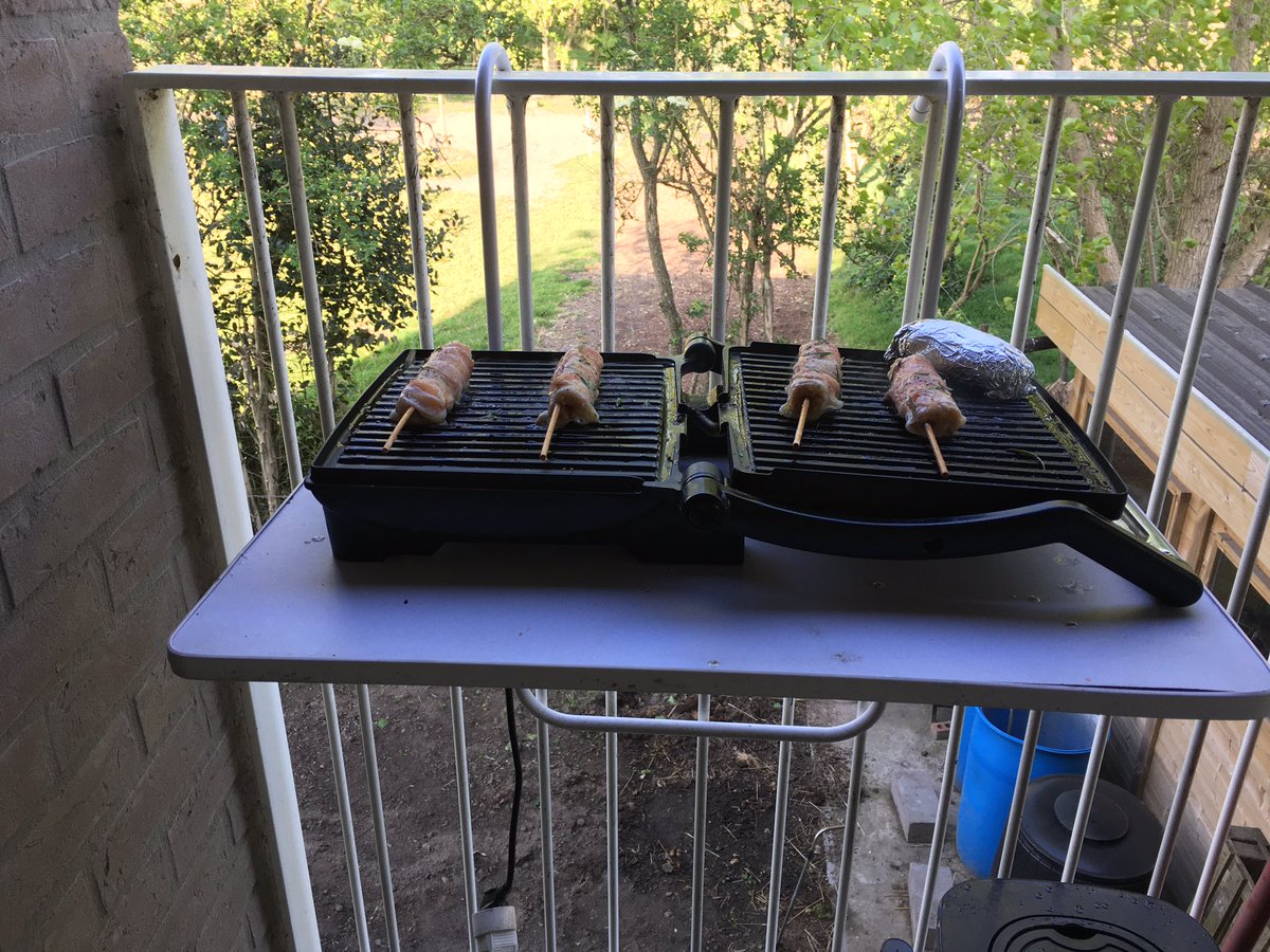 DennieDeclercq's tweet photo. What to do in a #SocialDistance #BBQ mood in an appartement without permission to fire heat meat (real BBQ)? Just live #DreamingIsBelieving and #MakeItFamous https://t.co/uzkDFXeuwn