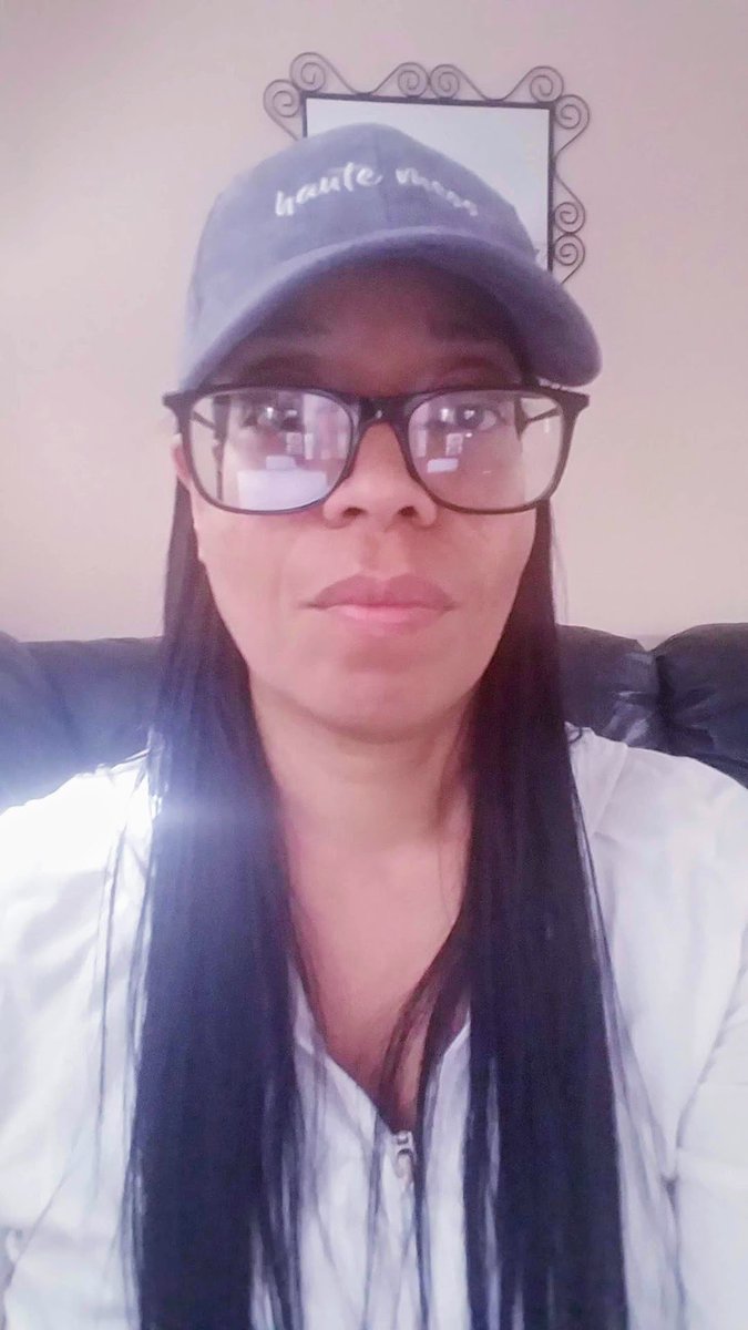 CtiaveH's tweet photo. 2 types of women. Those that still put on make up daily & show up to Zoom meetings in full face. Then those like me that have put on make up once since 3/12/20, show up for Zoom meetings in a baseball cap, sweatshirt over pajamas & have on no pants. Hat says it all #HauteMess 😂 https://t.co/Pw8cfsfKD8