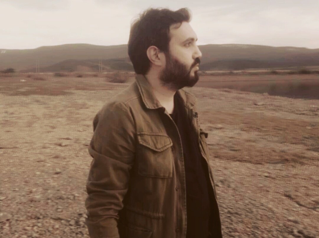 akinbazin's tweet photo. İlk kez duyacağınız yeni şarkımızı önümüzdeki cuma akşamı yayınlamayı planlıyoruz.Şarkımızın adı #yalandeğil.Uzun yıllar severek dinleyeceğinizi umuyorum.Kocaman sevgiler😊💕 https://t.co/1HO8uVMHZY