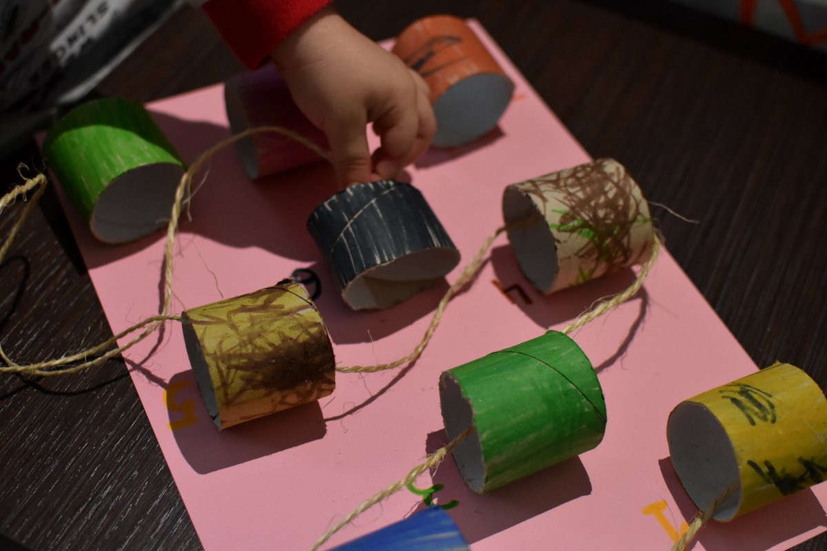 AVitsiou's tweet image. Teaching numbers by following a path.
#teachingnumbers #mathematics #finemotorskills #MontessoriInspiredActivities #handcraft