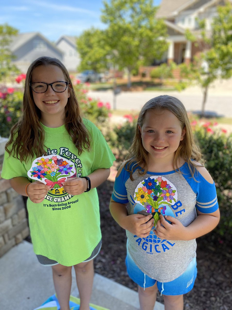 ehjohnson1012's tweet photo. We love our @FuquayVarinaES teachers! #TeacherAppreciationWeek2020 https://t.co/ZluOa3Xh3A