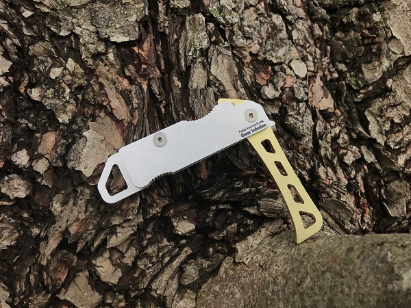 GearInfusion's tweet photo. With its folding antimicrobial brass hook and aluminum body, the FoldAwayHook is a must have to add to your everyday carry --> https://t.co/PTiceNhKMJ https://t.co/rEIzJ3zYPJ