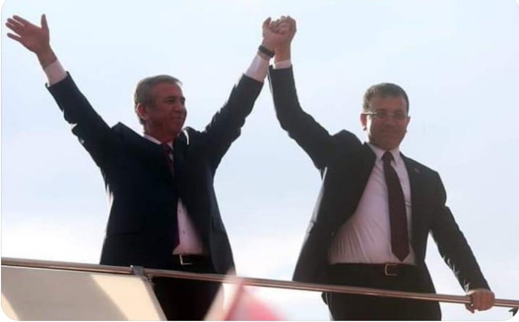 DilaraUsta00's tweet photo. Adamlar bişey yapmadan oyları artıyor ne güzel   #sandıktagörüşürüz #yks2020 https://t.co/H3fHDS2GRd